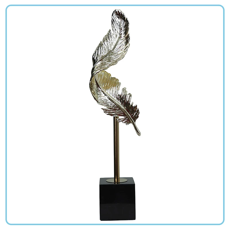 Escultura de Pluma 23-11